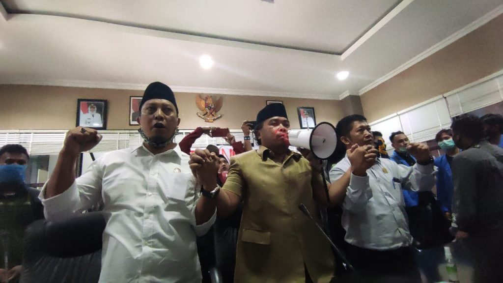 Anggota DPRD Kota Bontang epakat tolak UU Cipta Kerja