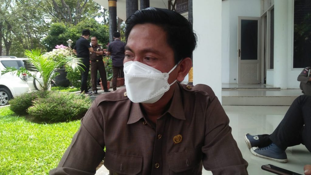 Bakhtiar Wakkang, anggota komisi II DPRD Bontang