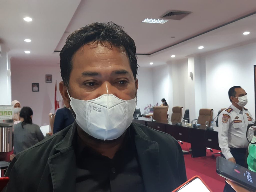 Amir Tosina Dorang Prioritas Pembangunan Infrastruktur Bagi Pejalan Kaki amir tosina komisi 3 dprd bontang