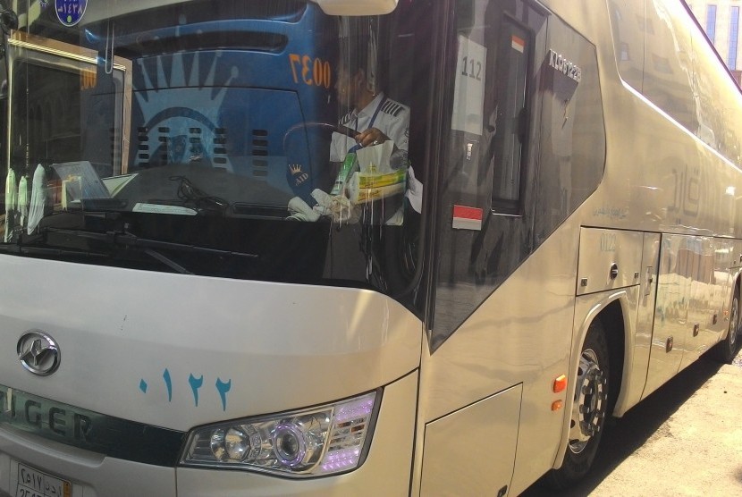 Bus di Arab Saudi. Arab Saudi Wajibkan Vaksin Booster untuk Naik Transportasi Umum