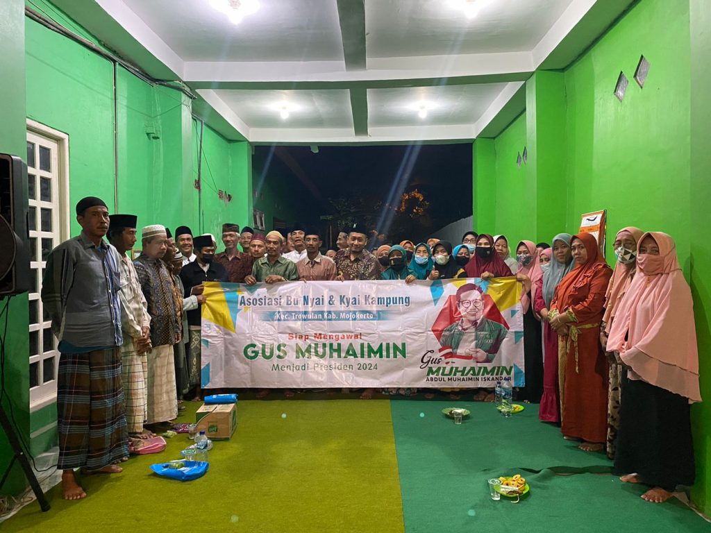 Abdul Hakim Dampingi Kyai dan Bu Nyai Kampung Mojokerto Dukung Cak Imin Presiden 2024 Kyai dan Bu Nyai Kampung Mojokerto