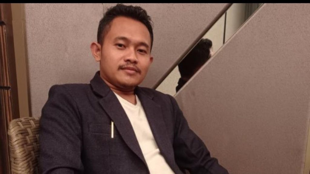 Tak Terima Dituduh Gila Kasun Pungging Laporkan Pendemo ke Polisi Tak Terima Dituduh Gila Kasun Pungging Laporkan Pendemo ke Polisi