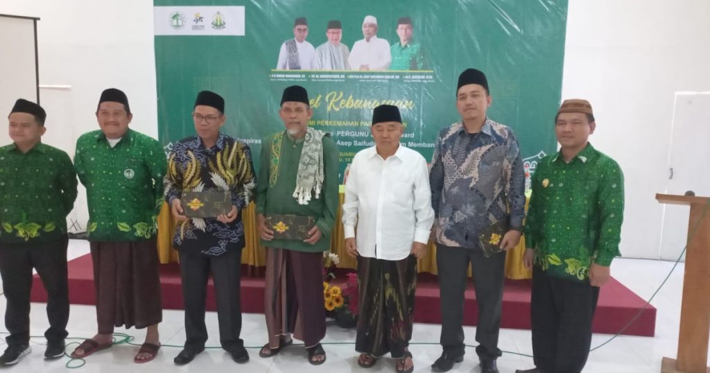 Pemilik Suara Emas Sholawat Nabi, Siti Hanriyanti Bikin Terkesima Peserta Pergunu Eward Jabar.