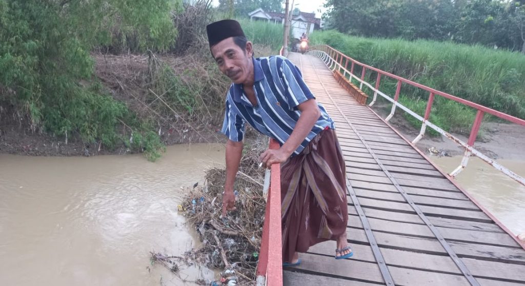Derita Warga Jembatan Rusak Talun Brak , Butuh Perhatian Serius Dari Pihak Terkait