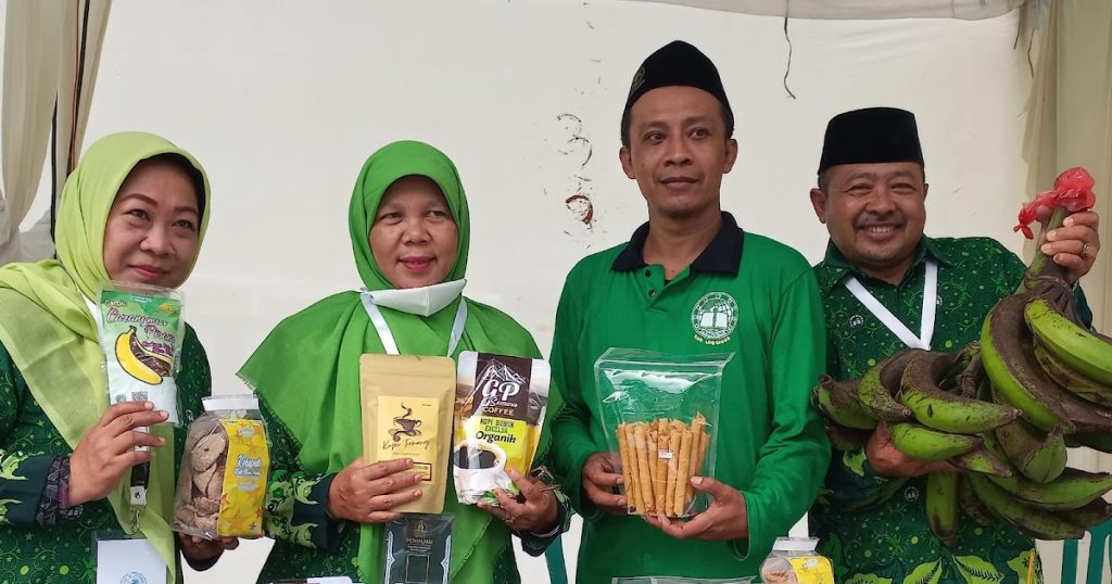 Tampilkan Produk Unggulan, Stand Bazar Pergunu Lumajang Curi Perhatian Banyak Pengunjung Tampilkan Produk Unggulan, Stand Bazar Pergunu Lumajang Curi Perhatian Banyak Pengunjung
