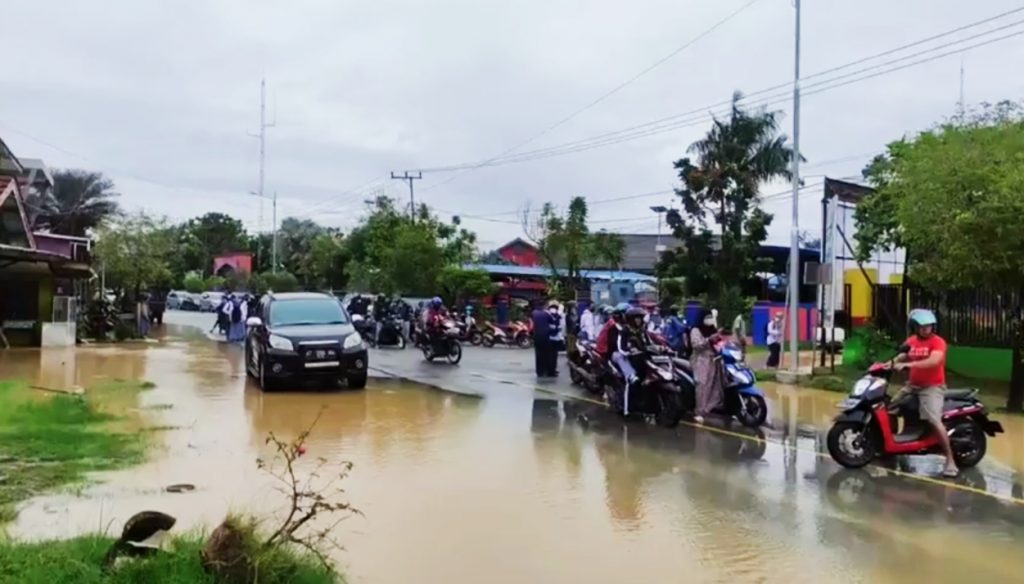 Warga Bontang Kuala Minta Solusi Pemkot Soal Banjir Rob