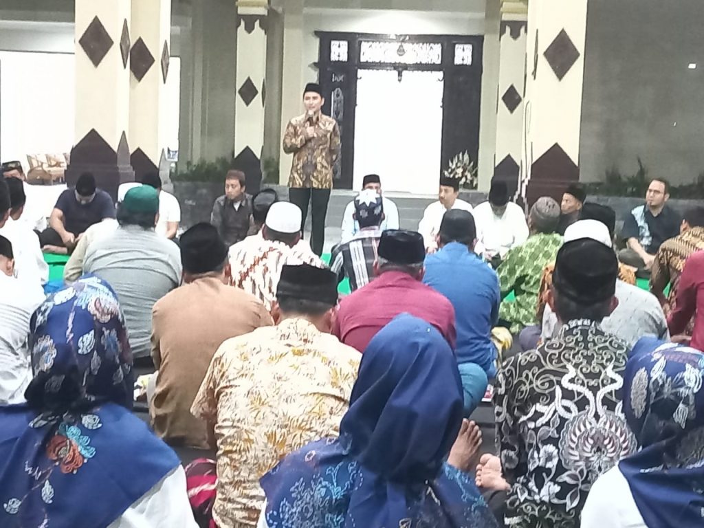 Asal Acara Positif, Gus Barra Persilahkan Rakyat Gunakan Pendopo Rakyat Asal Acara Positif, Gus Barra Persilahkan Rakyat Gunakan Pendopo Rakyat