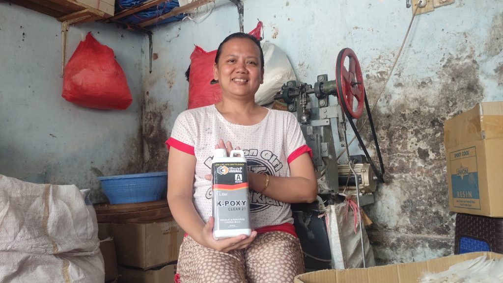 C’ketz K-poxy clear -21 Menjadi Pilihan Terbaik Pengrajin Shuttlecock Malang C'ketz K-poxy clear -21 Menjadi Pilihan Terbaik Pengrajin Shuttlecock Malang