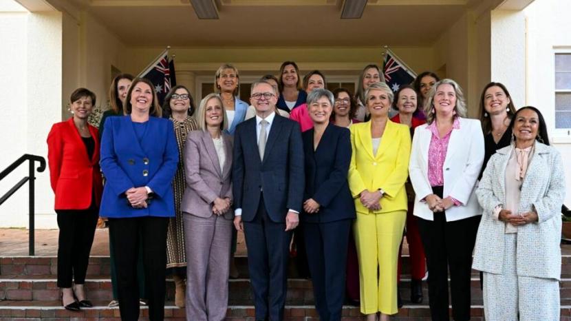 Perdana, Dua Muslim Ditunjuk Sebagai Menteri Federal Australia Para menteri perempuan di kabinet Australia yang baru, Rabu (1/6/2022). Pemerintah baru Australia telah menunjuk 13 menteri wanita, termasuk wanita Muslim. Jumlah itu merupakan jumlah menteri terbanyak di Australia. Perdana, Dua Muslim Ditunjuk Sebagai Menteri Federal Australia