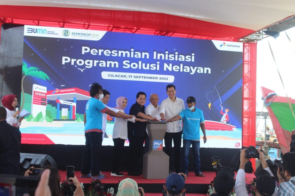 Menteri BUMN dan Menteri Koperasi UKM Resmikan Inisiasi Program Solusi Nelayan
