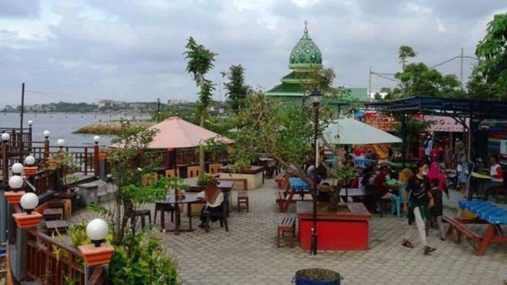 Taman Kuliner Paciran, Hadirkan View Terbaik Laut Utara