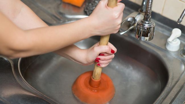 Jangan Buang 7 Sisa Makanan Ini ke Lubang Wastafel, Bisa Bikin Mampet Ilustrasi bak cuci piring