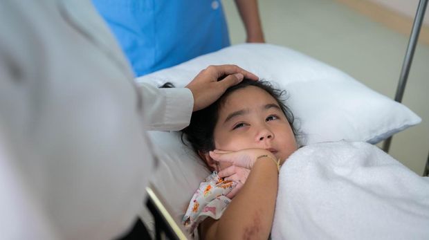 Anak Hanung Bramantyo Terkena Bronkitis, Ini Penyebabnya pada Anak anak hanung bramantyo yang terkena bronkitis