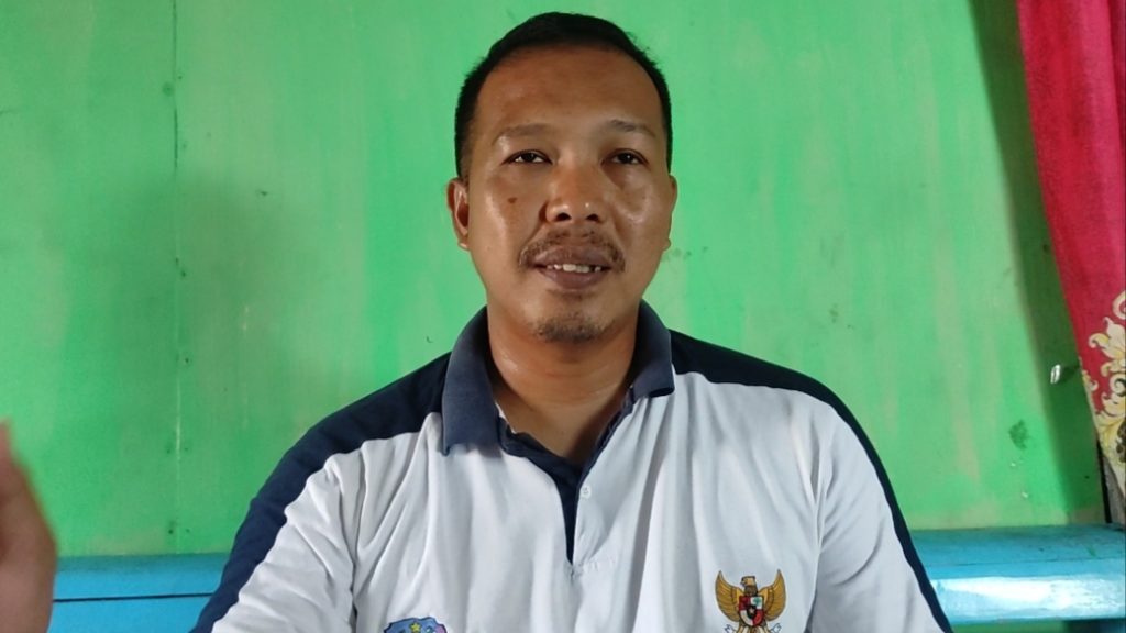 Askar, Kades Lambange Majukan Desa dengan Potensi Perkebunan dan Hasil Laut