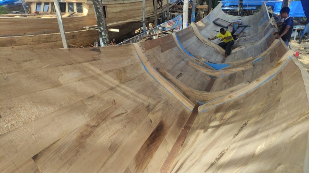 Nelayan di Buton Selatan Setia Memakai Kapal Kayu