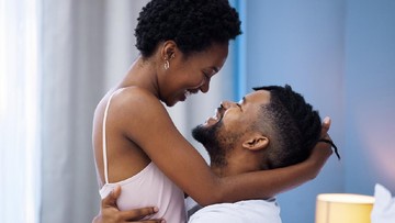 ‘Knee Thing’, Variasi Foreplay yang Bikin Wanita Makin Bergairah ilustrasi pasangan suami istri