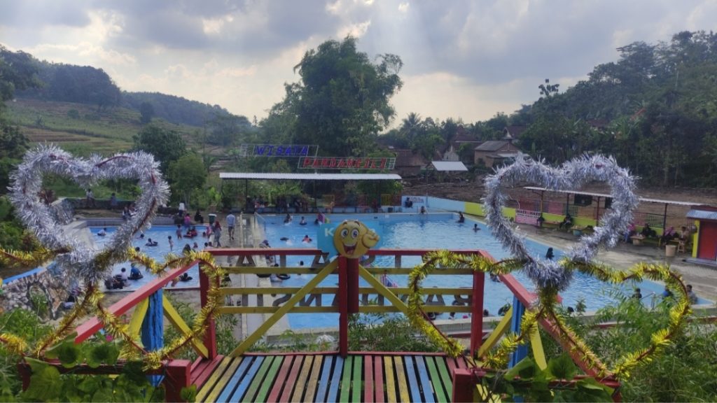 Wisata Pandansili, Kolam Renang Mata Air yang Jernih serta Menawarkan Nilai Sejarah