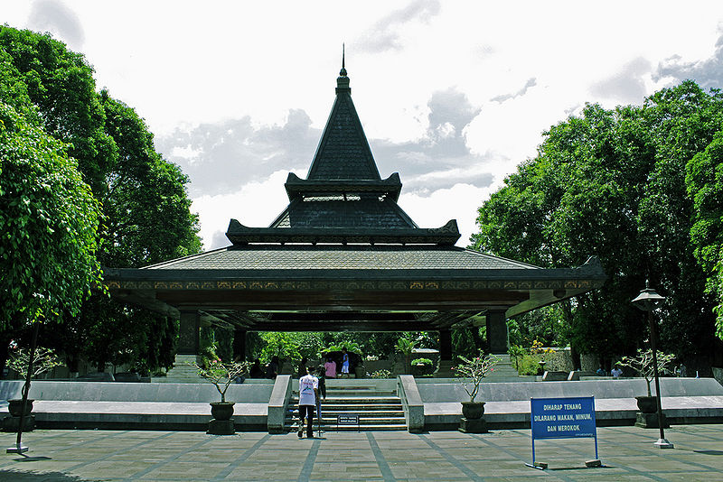 Menelusuri Keindahan Sejarah dan Alam yang Memukau di Blitar Makam Bung Karno Blitar Jawa Timur
