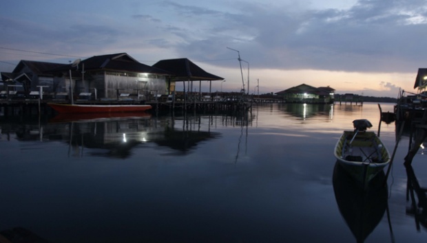 Wisata Bahari Keindahan Kampung Nelayan di Bontang, Kalimantan wisata bahari kampung nelayan bontang