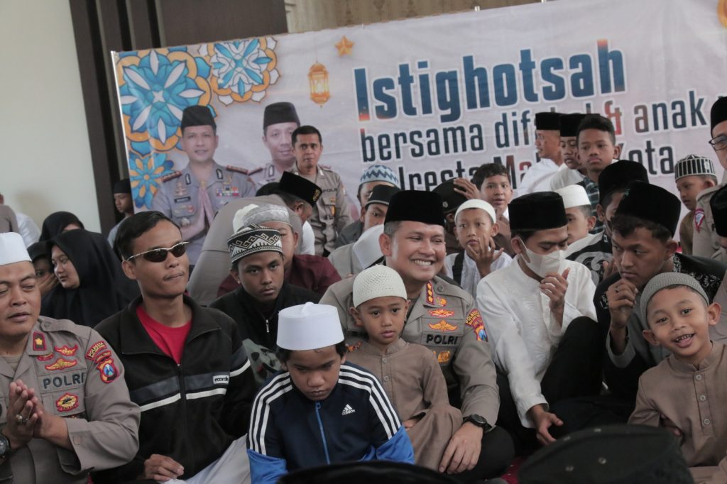 Harmoni Kemanusiaan Polresta Malang Terpancar dalam Muharram Berkah Bazar Ceria