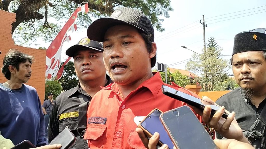 AMM: Tangkap dan Adili Rocky Gerung