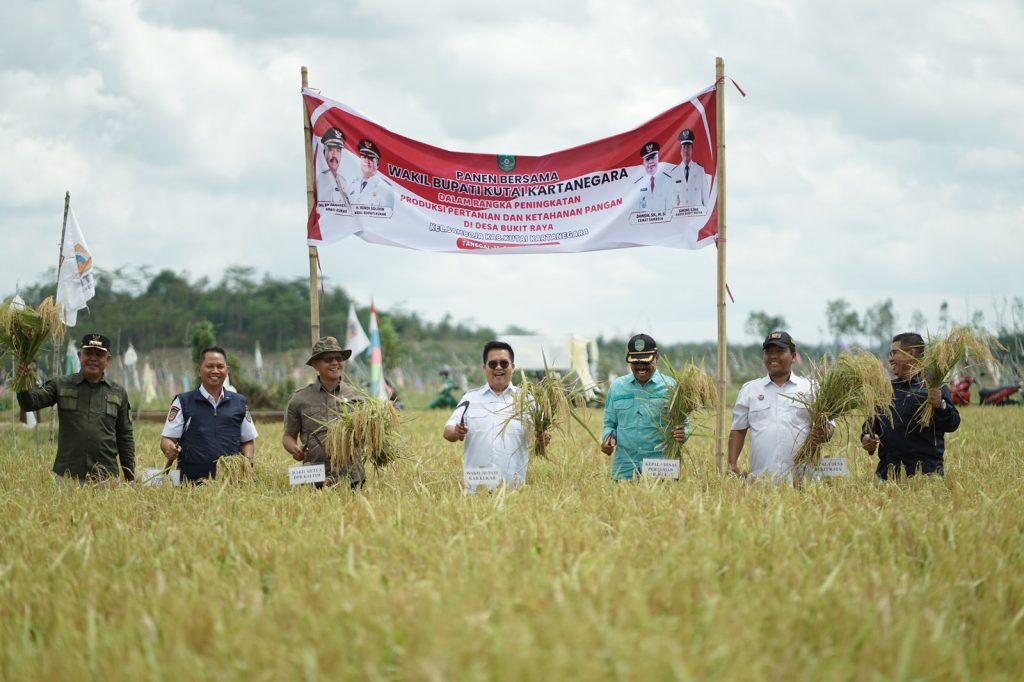 Rendi Solihin Tingkatkan Produksi Padi Berkualitas di Kaltim Rendi Solohin