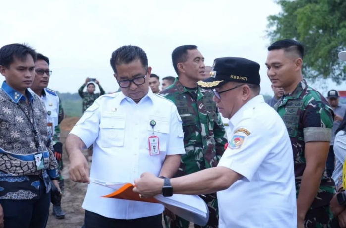 Pj Gubernur Kaltim Tinjau Pembangunan Bandara VVIP IKN Pj Gubernur Kaltim
