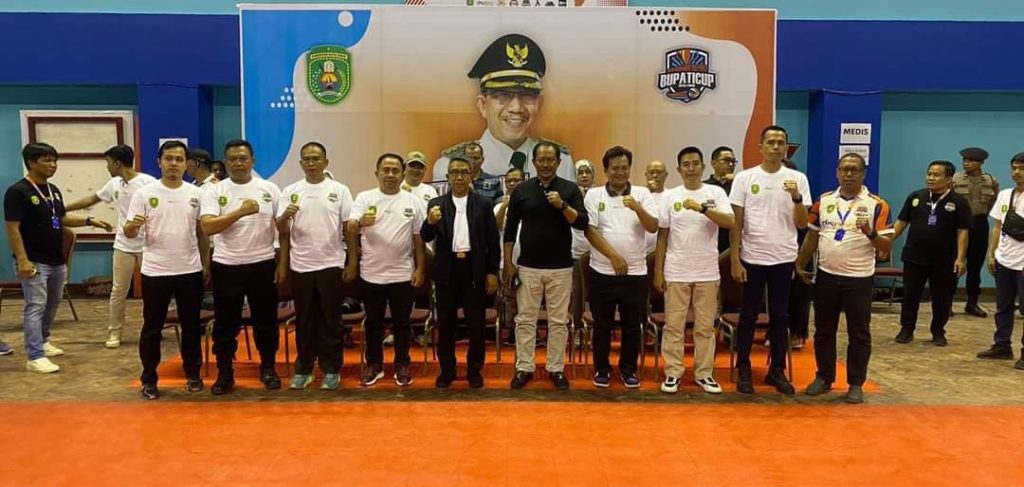 Dalam rangka pembukaan Volley Ball Bupati Cup 2023, Bupati Kutai Timur (Kutim) Ardiansyah menegaskan komitmen pemerintah daerah untuk memajukan olahraga di Kutim.