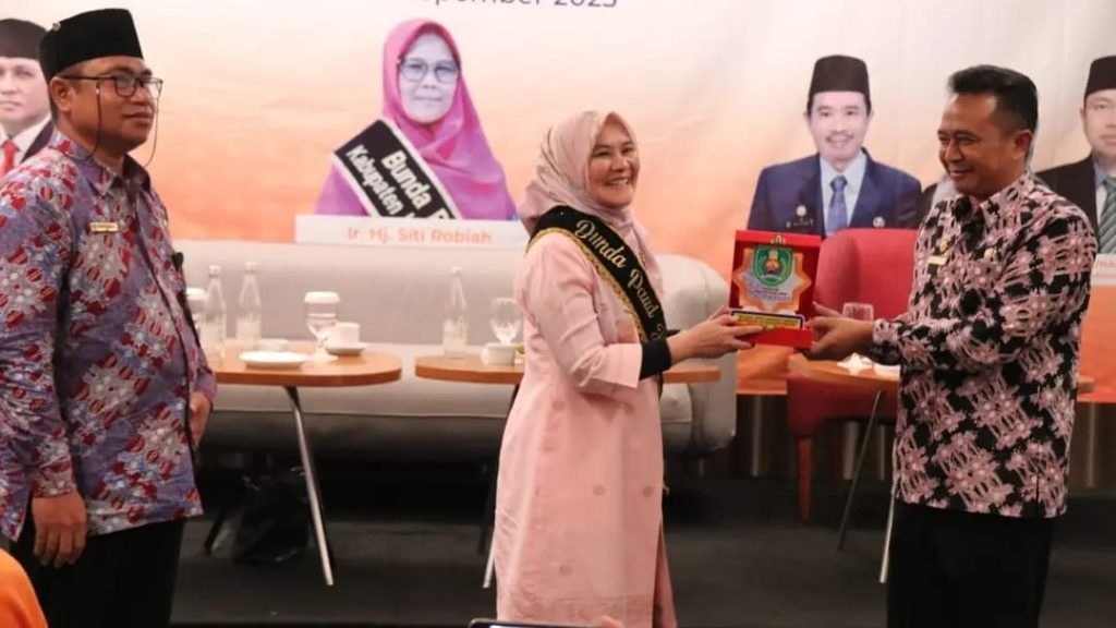 Jingle Magic Land Kutim Inspirasi Pendidikan PAUD Kegiatan bimbingan teknis sinergitas guna pembinaan kelembagaan dan manajemen PAUD yang diselenggarakan oleh Disdikbud Kabupaten Kutim di Hotel Kimaya Jakarta, Jumat (10/11/2023).