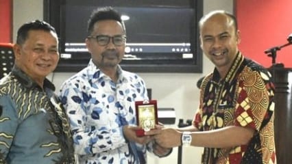 Sinergi Pembangunan, DPRD Kaltim Sambut Akademisi Fakultas Hukum Baharuddin Demmu