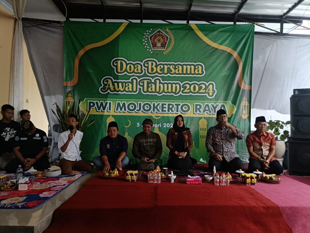Jurnalis Mojokerto Berdoa untuk Keselamatan dan Profesionalitas