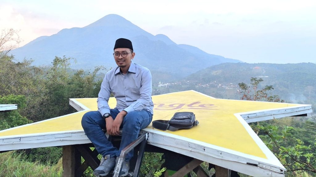 Deni Mustopa, Dosen UNiM Mojokerto