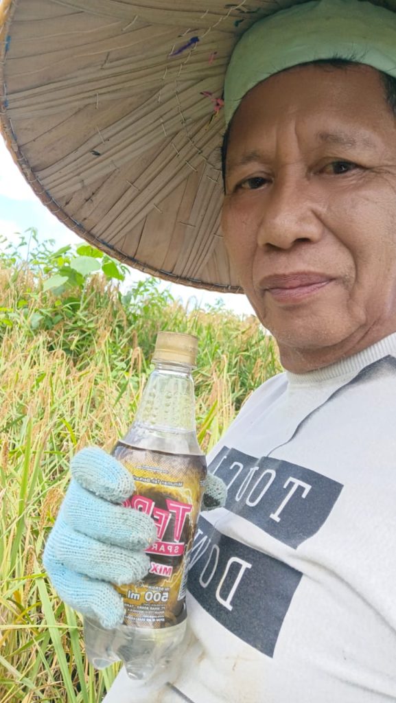 Masdari Kidang Panen Padi dan Berdialog dengan Masyarakat