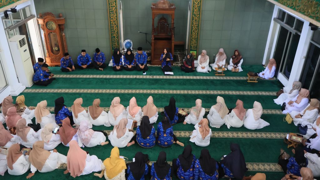 Tadarus Al-Qur’an dan Tausiyah Menggema di Masjid Baiturrahman Pemkab Mojokerto