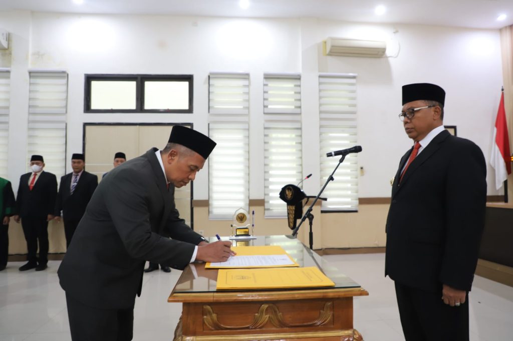 pj Bupati Jombang Sugiat