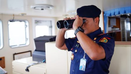 Kementerian Kelautan dan Perikanan (KKP) berhasil mengamankan satu kapal ikan asing (KIA) ilegal berbendera Malaysia