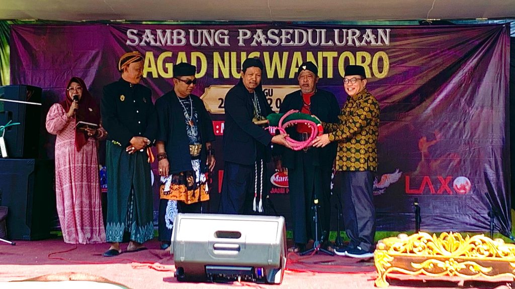 Budayawan Paguyuban Jagad Nuswantoro Adakan Bakti Sosial