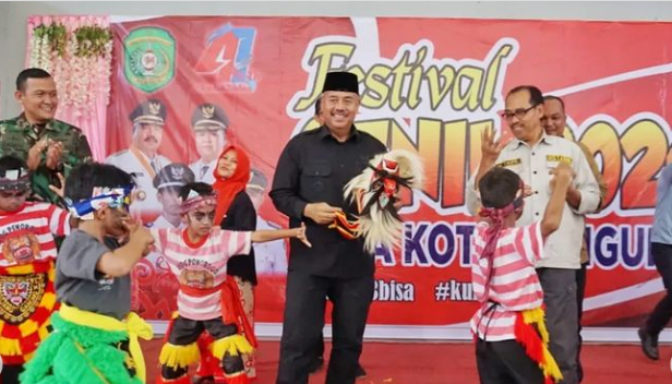 Festival Cenil, Mengukir Cerita Manis Sambut HUT Desa Kota Bangun III Edi Damansyah