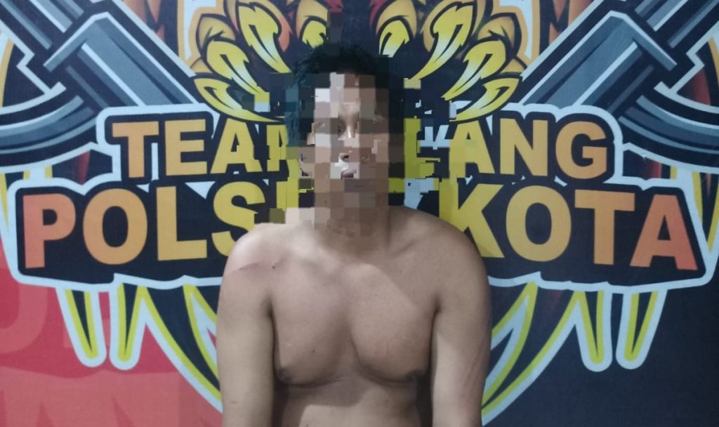 Team Elang Reskrim Polsek Samarinda Kota berhasil mengamankan pencurian di Masjid Raya Darussalam Kel. Pasar Pagi