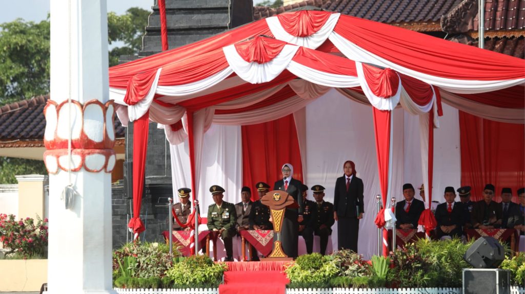 Rini Syarifah, Bupati Blitar saat menyampaikan sambutan pada Hari Kebangkitan Nasional , Senin (20/5/2024)