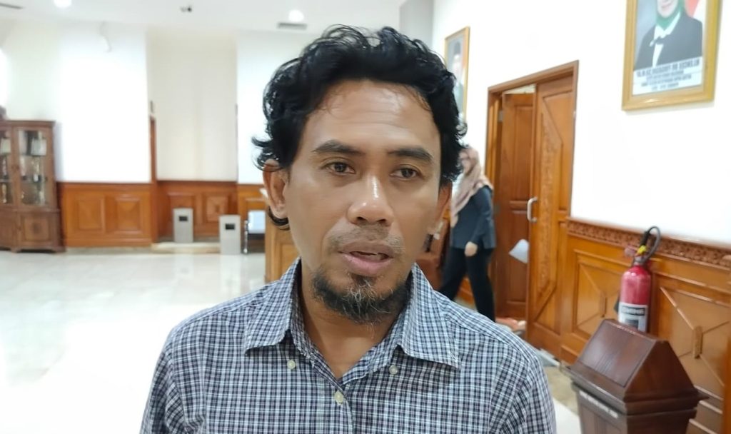 Jimmi, Wakil Ketua Komisi C DPRD Kutim saat di wawancarai di Gedung DPRD Kutim, Rabu (22/5/2024).