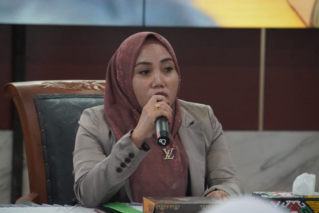 Leni Angriani