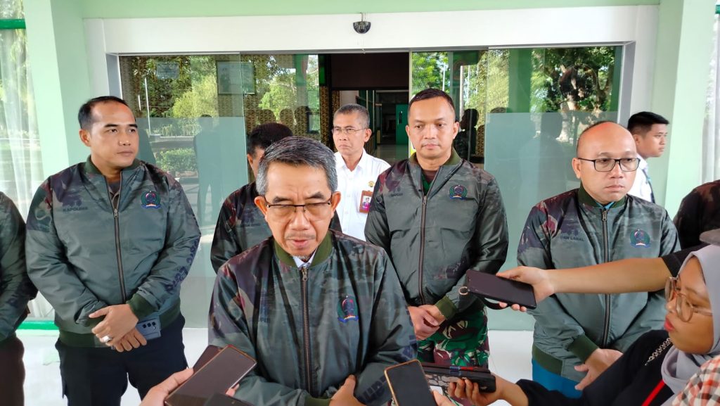 Ardiansyah Sulaiman, Bupati Kutim saat diwawancarai usai rapat Forkopimda di Kodim 0909 Kutim, Rabu (29/5/2024).(Ahmad/GOnews.id)
