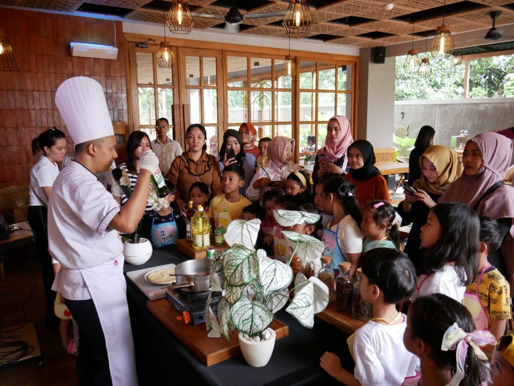 Serunya Kids Pizza Cooking Class di Aston Mojokerto