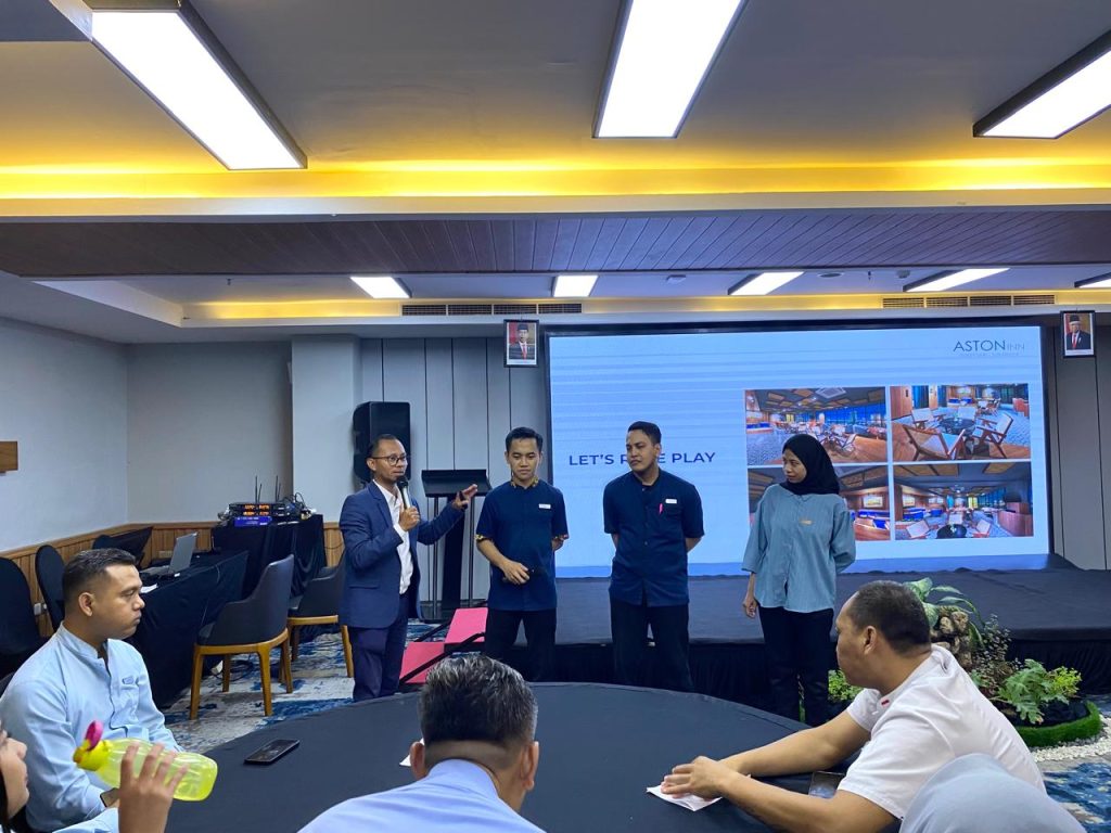 Pelatihan Personal Branding di Aston inn Jemursari