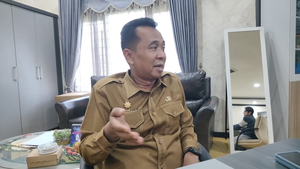 PPDB di Kutim Berjalan Lancar, Tak Ada Masalah Berarti Mulyono, Kadisdikbud Kutim dalam wawancara di ruang kerjanya, Senin (10/6/2024) (Ahmad/GOnews.id)