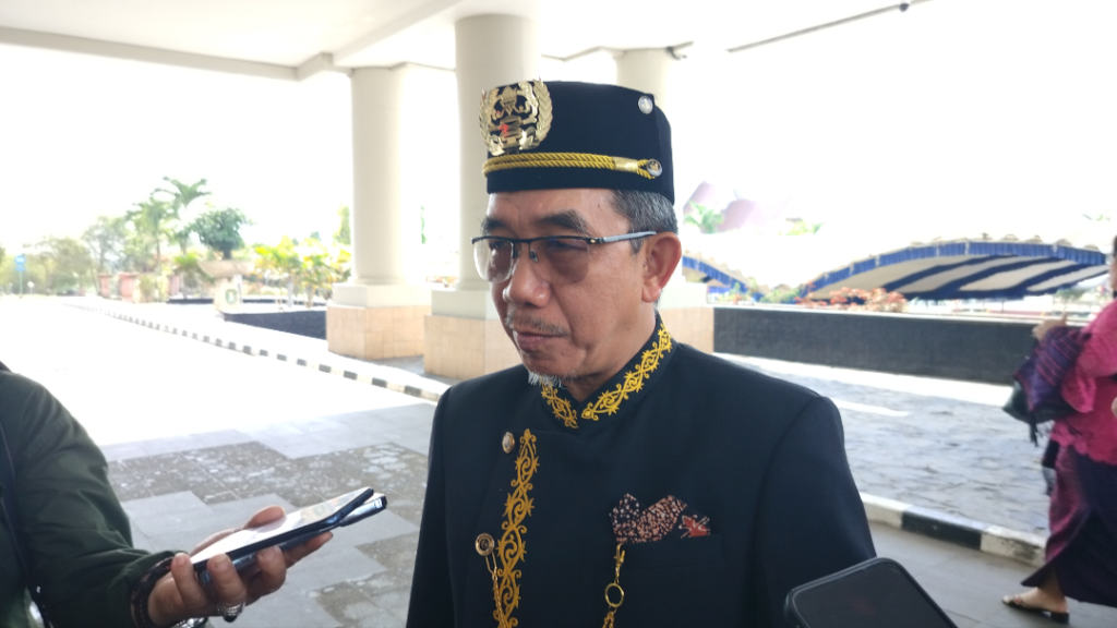 Ardiansyah Sulaiman, Bupati Kutim saat diwawancarai usai Hari Lahir Pancasila di Halaman Bupati Kutim, Sabtu (1/6/2024)