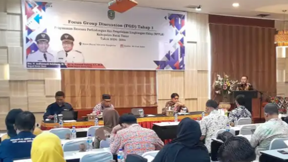Mewujudkan Kutim Hebat 2045: FGD Lingkungan Hidup Bahas 11 Isu Krusial Suasana FGD RPPLH di Hotel Royal Victoria, Kamis (20/6/2024) (Ahmad/Gonews)