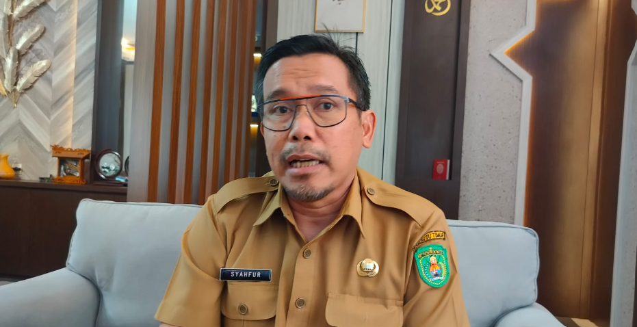 Syahfur Setuju Penambahan Hotel Berbintang di Kutim, Upaya Tingkatkan PAD Syahfur, Kepala Bapenda Kutim saat ditemui diruang kerjanya