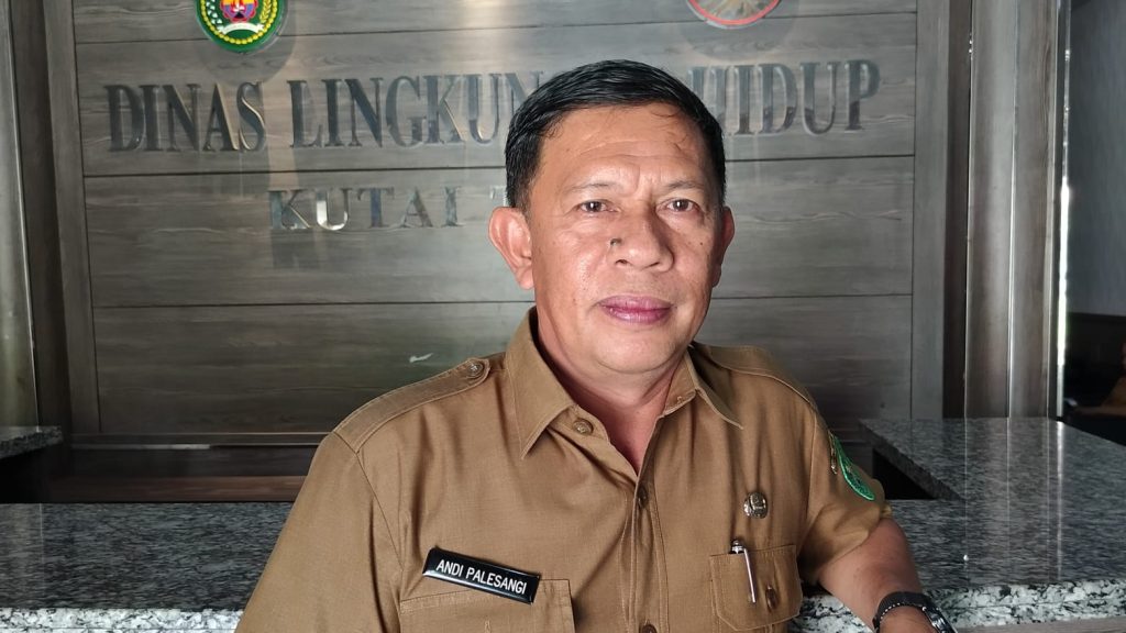 Pemindahan TPA Batota, Upaya DLH Kutim untuk Lingkungan yang Lebih Baik Andi Palesangi, Sekretaris DLH Kutim saat ditemui di kantornya, Senin (27/5/2024) (Ahmad/GOnews.id)